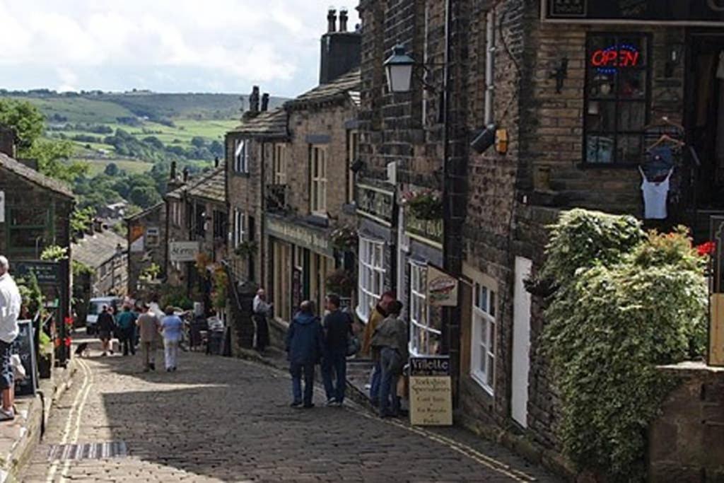 The Vestry - Chapel Retreat With Hot Tub Villa Haworth Esterno foto